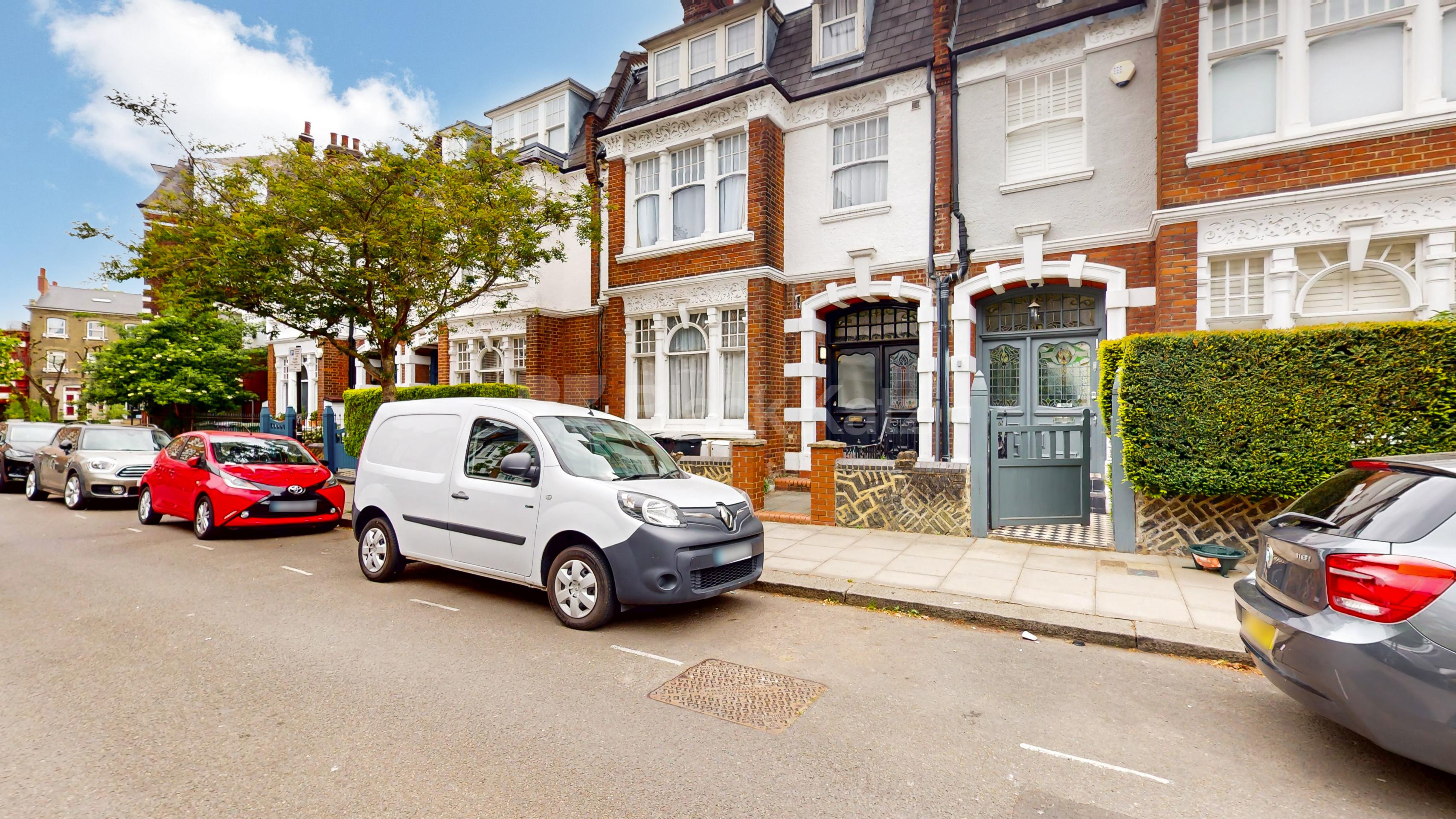 Spacious one bedroom set in period conversion mins to Heath and Tube!  Howitt Road, Belsize Park NW3